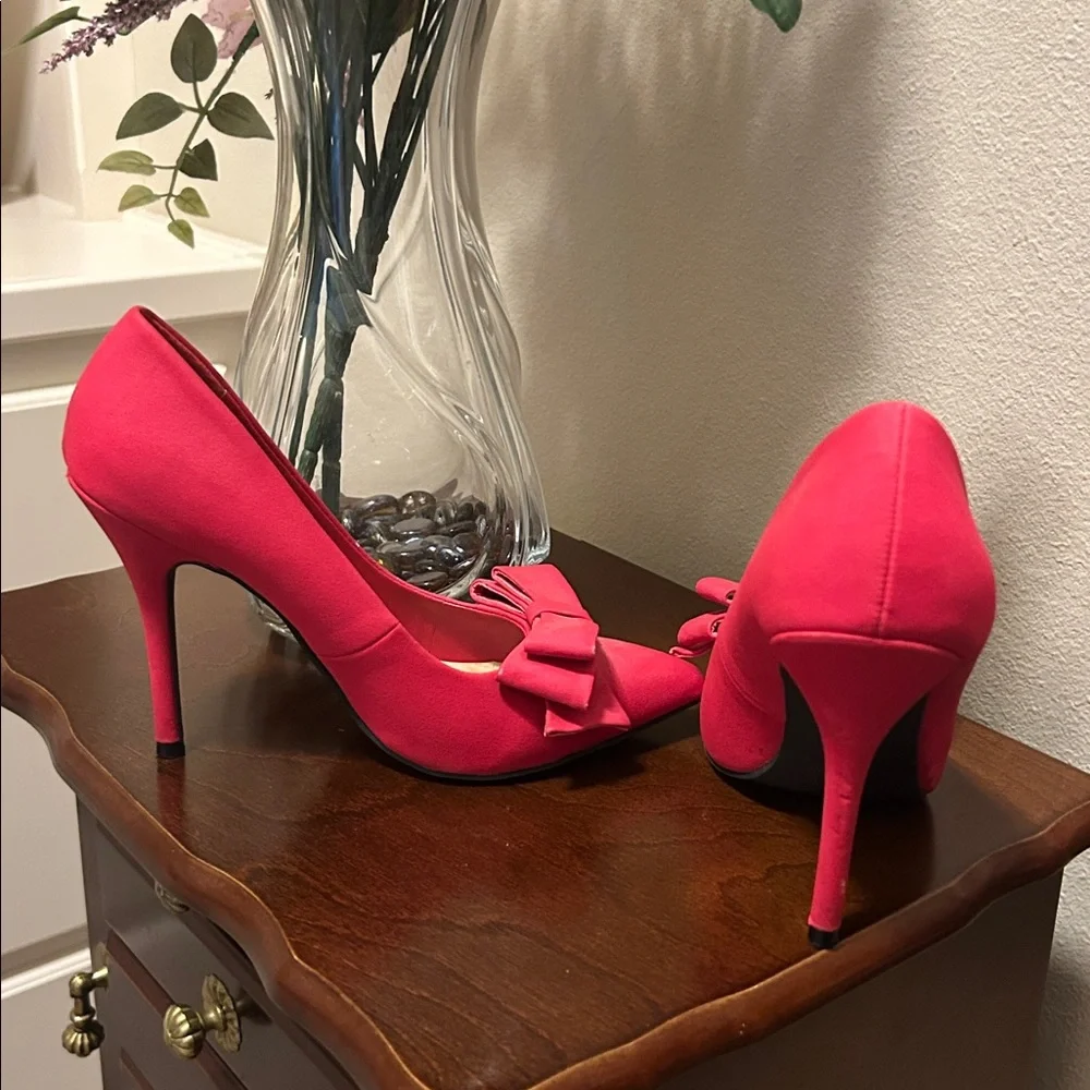 JustFab Vibrant Red Bow Heels - Picture 7 of 11